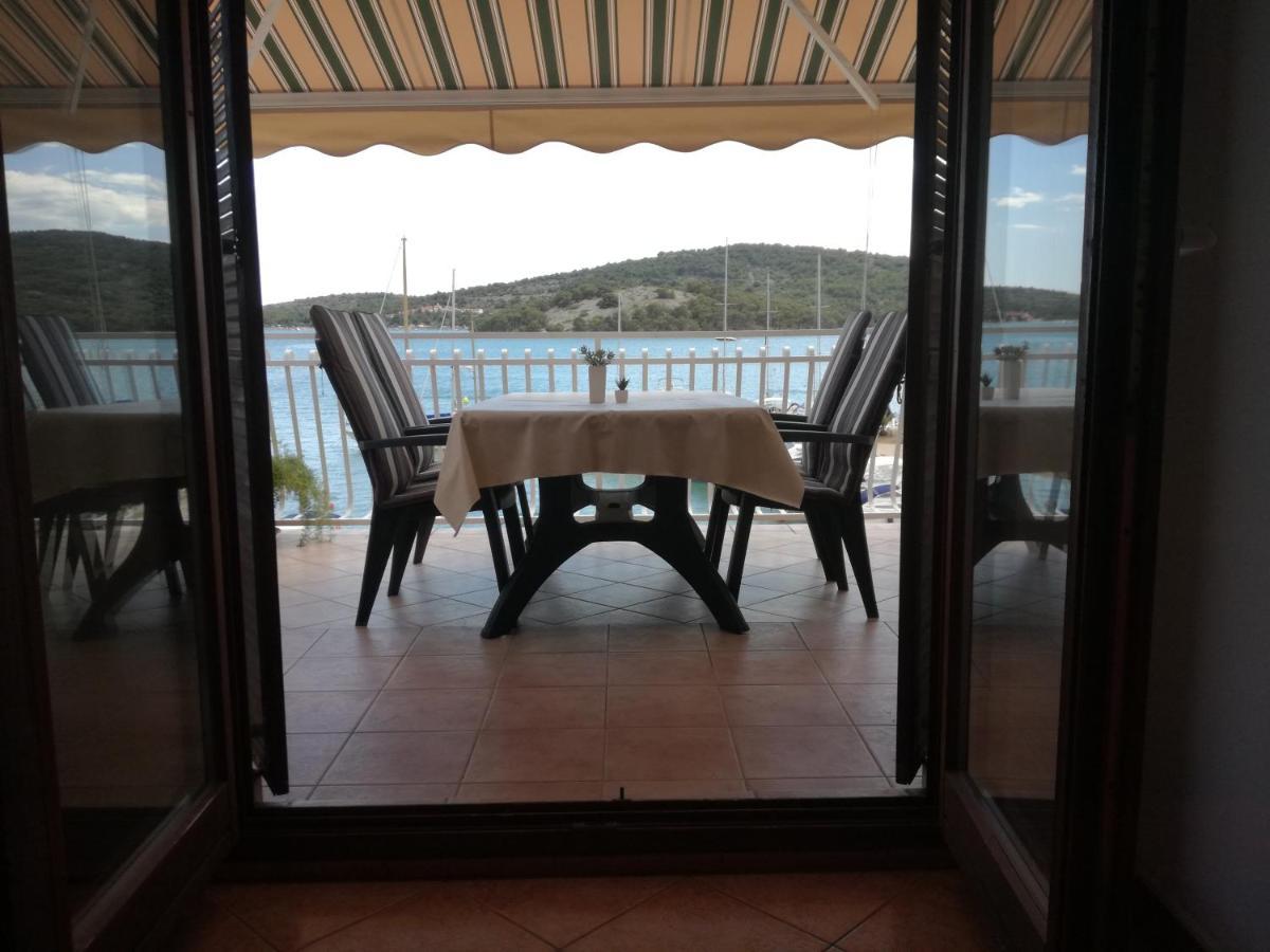 Apartments Nera Tisno Luaran gambar