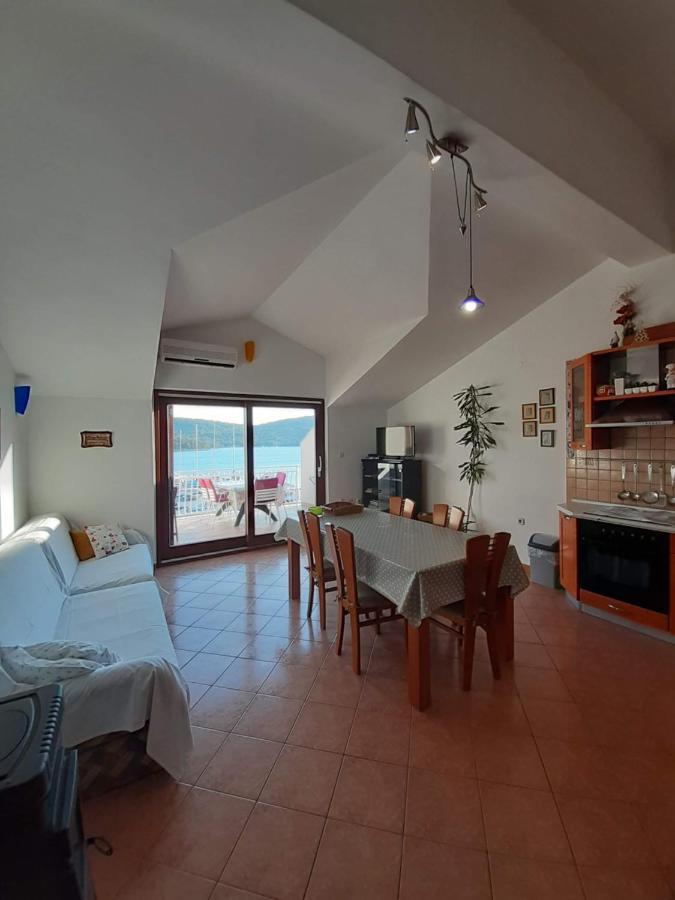 Apartments Nera Tisno Luaran gambar