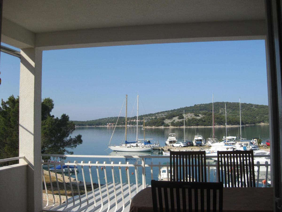 Apartments Nera Tisno Luaran gambar